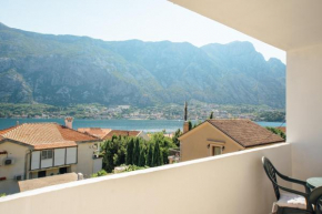 Two bedroom apartment with sea view